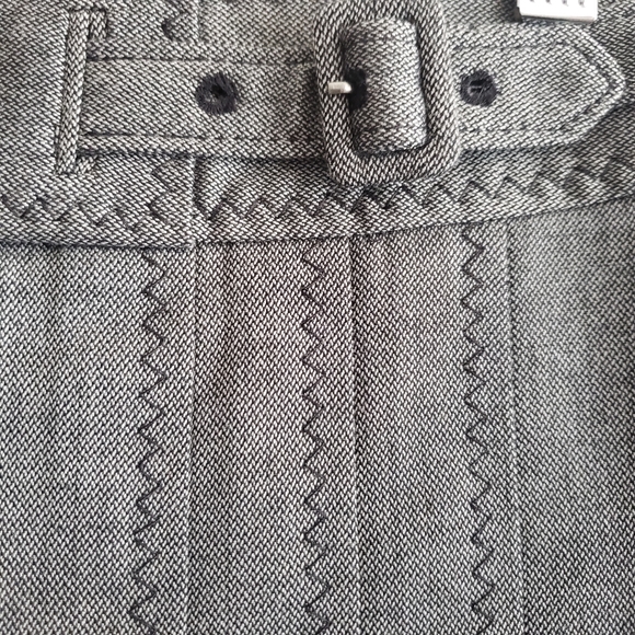 Loft mini skirt. - Picture 2 of 3